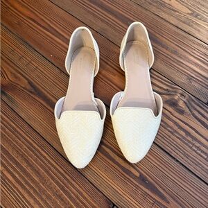 Isaac Mizrahi Cream Textured Women's Flats